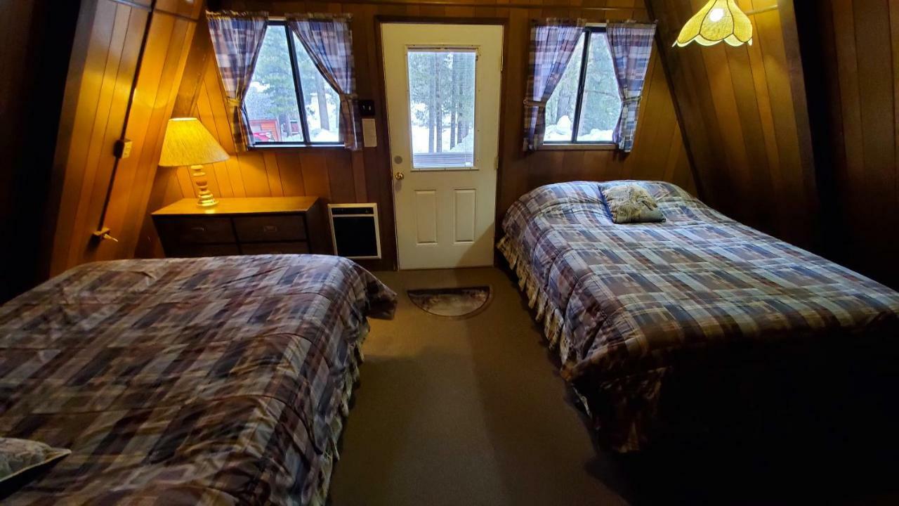 Reverse Creek Lodge June Lake Room photo