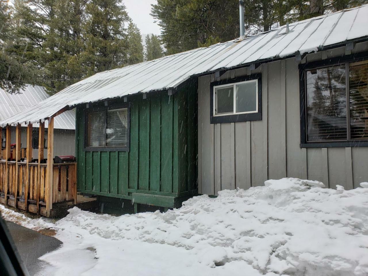 Reverse Creek Lodge June Lake Room photo